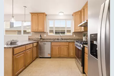 201 Springdale Dr, Pacifica, CA 94044 - Photo 12