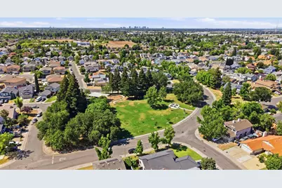 4923 Shady Leaf Way, Sacramento, CA 95838 - Photo 24