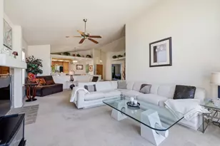 4923 Shady Leaf Way, Sacramento, CA 95838 - Photo 8