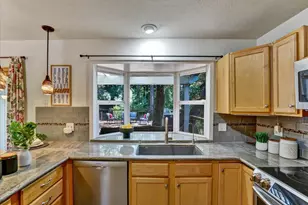 23056 Evergreen Ln, Los Gatos, CA 95033 - Photo 12