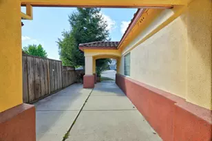 1176 Cobblestone St, Salinas, CA 93905 - Photo 4