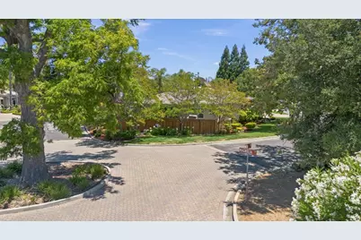 15863 Mina Way, Saratoga, CA 95070 - Photo 88