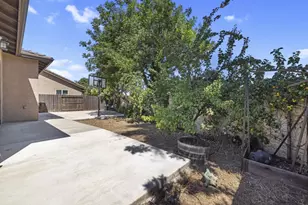 1027 Winter Ln, Patterson, CA 95363 - Photo 14