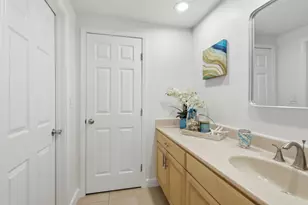 1056 Oaktree Dr, San Jose, CA 95129 - Photo 42