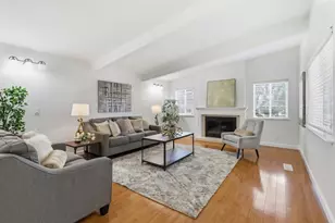 1056 Oaktree Dr, San Jose, CA 95129 - Photo 8