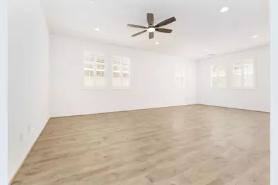 26944 Trestles Dr, Canyon Country, CA 91351 - Photo 18