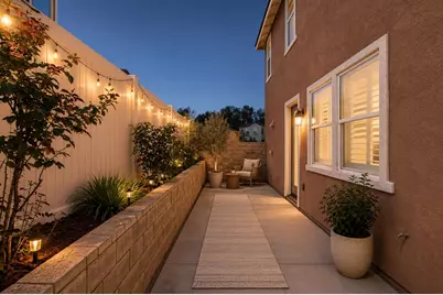 26944 Trestles Dr, Canyon Country, CA 91351 - Photo 12