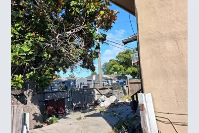 8901 D St, Oakland, CA 94621 - Photo 6