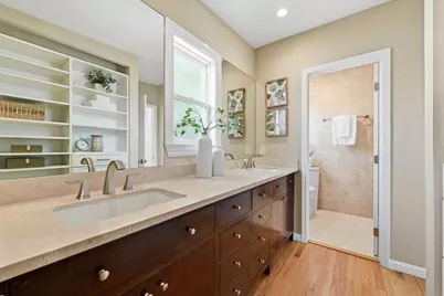 201 Thompson Sq, Mountain View, CA 94043 - Photo 8