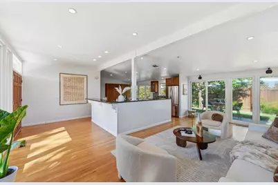 201 Thompson Sq, Mountain View, CA 94043 - Photo 18