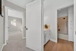 2433 W Hedding St, San Jose, CA 95128 - Photo 46