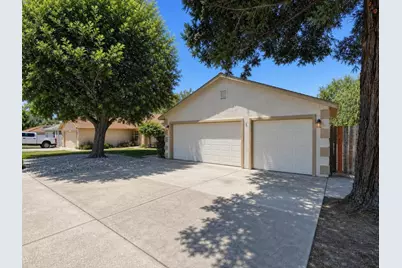 1574 Sun River St, Oakdale, CA 95361 - Photo 2