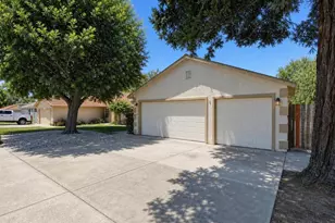 1574 Sun River St, Oakdale, CA 95361 - Photo 2