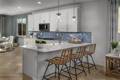 2031 Peony St, Hollister, CA 95023 - Photo 6