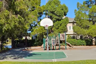 504 Waterlily Ln, Redwood City, CA 94065 - Photo 38