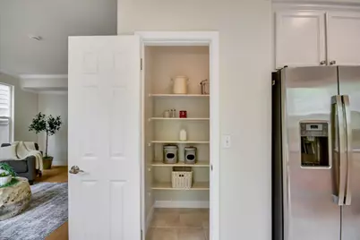 504 Waterlily Ln, Redwood City, CA 94065 - Photo 8