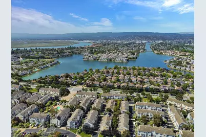 504 Waterlily Ln, Redwood City, CA 94065 - Photo 46