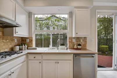 504 Waterlily Ln, Redwood City, CA 94065 - Photo 6