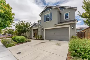 552 Cadiz Dr, Hollister, CA 95023 - Photo 2