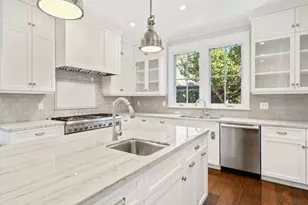 240 University Dr, Menlo Park, CA 94025 - Photo 12