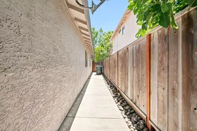 1571 Mimosa St, Hollister, CA 95023 - Photo 32