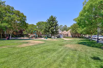 180 Espinosa Ln, Mountain View, CA 94043 - Photo 56