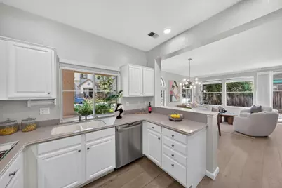 180 Espinosa Ln, Mountain View, CA 94043 - Photo 18