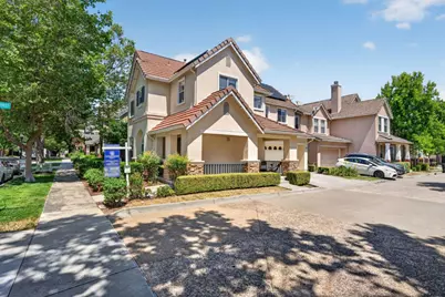 180 Espinosa Ln, Mountain View, CA 94043 - Photo 2