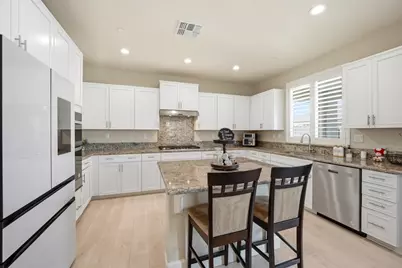 1196 Wildrose Dr, Hollister, CA 95023 - Photo 8