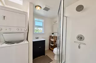 1035-1037 Warfield Ave, Oakland, CA 94610 - Photo 4