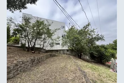 1035-1037 Warfield Ave, Oakland, CA 94610 - Photo 18