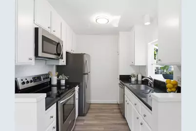 905 W Middlefield Rd 972, Mountain View, CA 94043 - Photo 4