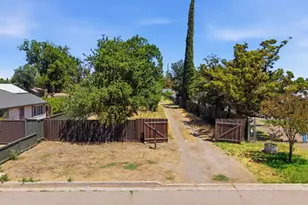874 Hansen Ave, Merced, CA 95340 - Photo 4