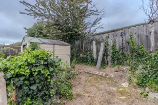 111 Mayfair Dr, Salinas, CA 93905 - Photo 32