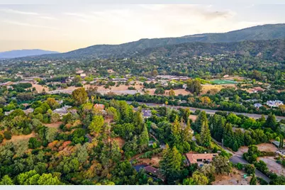 26201 Dori Ln, Los Altos Hills, CA 94022 - Photo 118