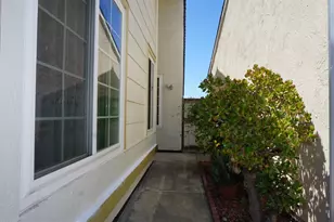 1829 Platinum Ct, San Jose, CA 95116 - Photo 14