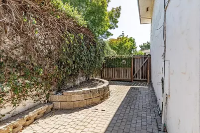 1271 Juniper Dr 7, Gilroy, CA 95020 - Photo 18