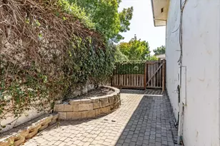 1271 Juniper Dr 7, Gilroy, CA 95020 - Photo 18