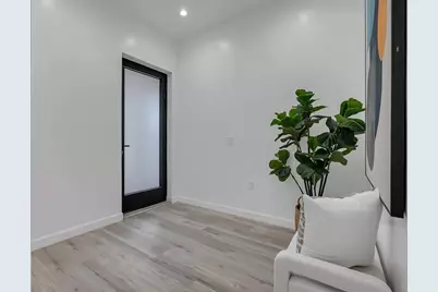 889 McLellan Dr 210, South San Francisco, CA 94080 - Photo 2