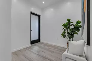 889 McLellan Dr 210, South San Francisco, CA 94080 - Photo 2