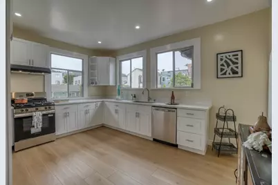 61 Farragut Ave, San Francisco, CA 94112 - Photo 8