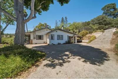 741 Echo Valley Rd, Salinas, CA 93907 - Photo 2