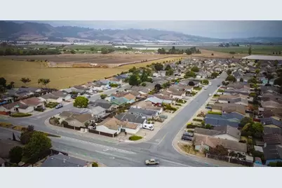 517 Vivienne Dr, Watsonville, CA 95076 - Photo 12