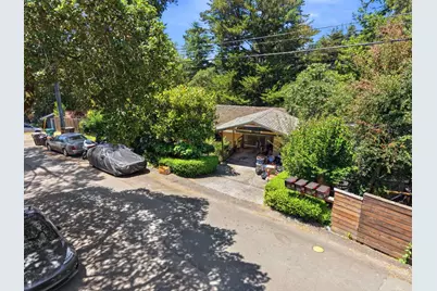 7020 Saroni Dr, Oakland, CA 94611 - Photo 16