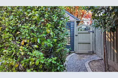1303 39th St, Sacramento, CA 95816 - Photo 28