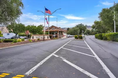 6298 Blauer Ln, San Jose, CA 95135 - Photo 36