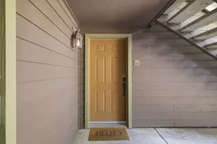 1221 Yarwood Ct, San Jose, CA 95128 - Photo 2