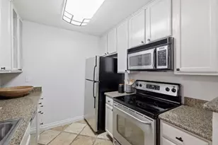 1221 Yarwood Ct, San Jose, CA 95128 - Photo 6