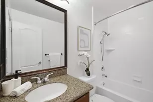 1221 Yarwood Ct, San Jose, CA 95128 - Photo 12