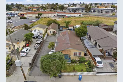 127 N Madeira Ave, Salinas, CA 93905 - Photo 2
